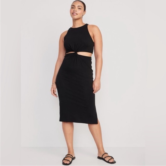 Old Navy Sleeveless Twist Front Halter Dress - Picture 2 of 3